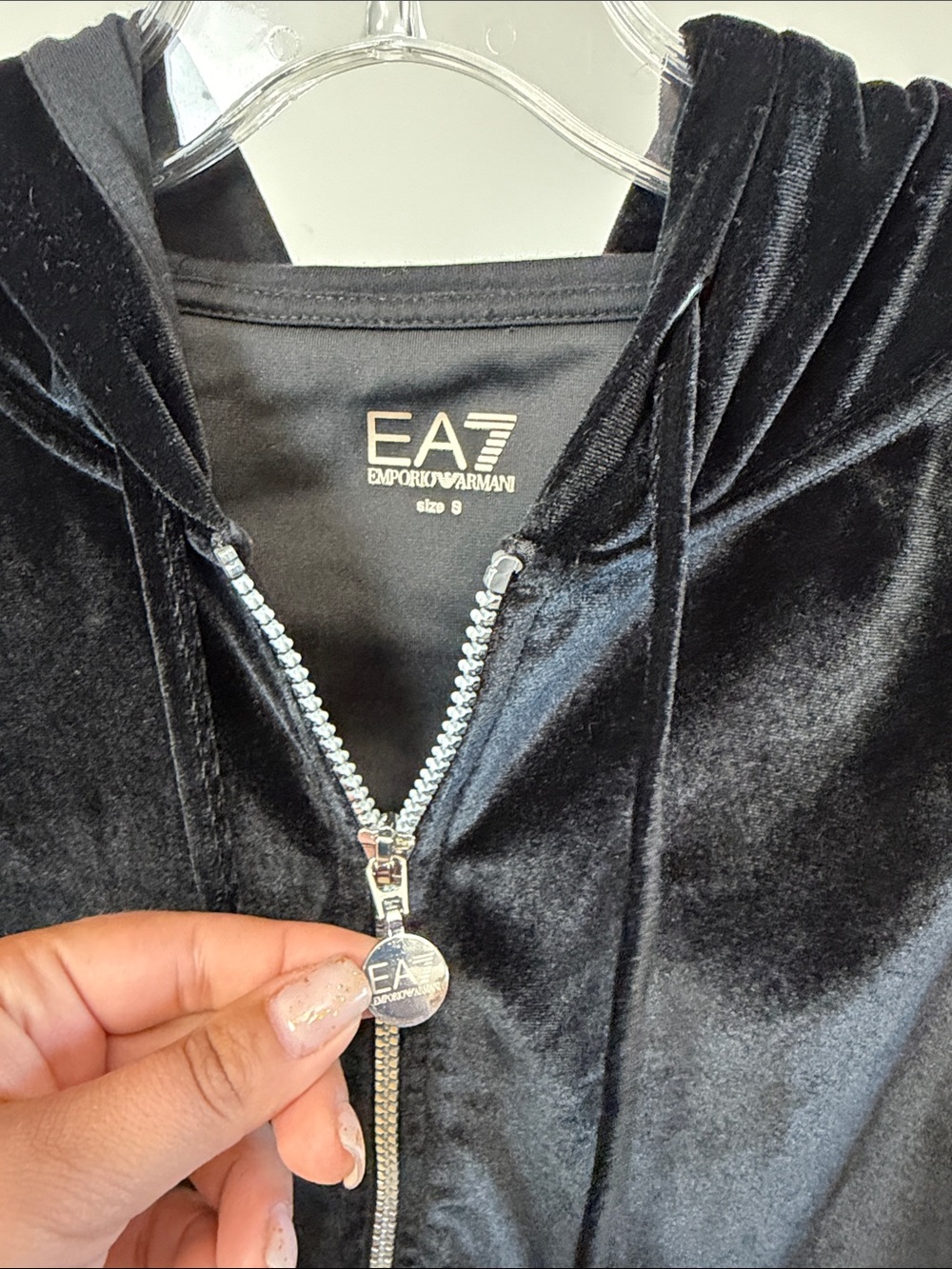 EA7 Emporio Armani Black Velvet Zip Hoodie Size S Cropped - Picture 3 of 10
